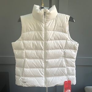 NWT Women’s North Face white vest. Size L